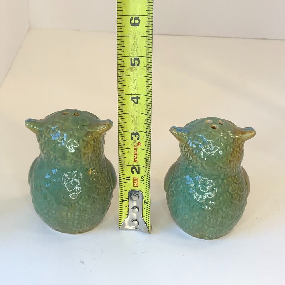Vintage Mid Century Owl Pottery Salt &‎ Pepper Shakers Blue & Green w/ Stoppers - Picture 4 of 4